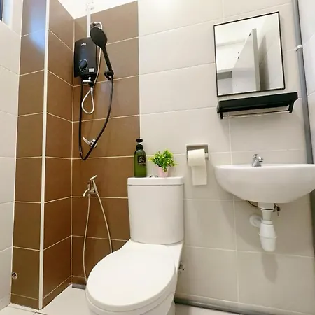 Hello Baby Dato Onn Tebing 10Pax Private Bathroom Johor Bahru Exterior photo