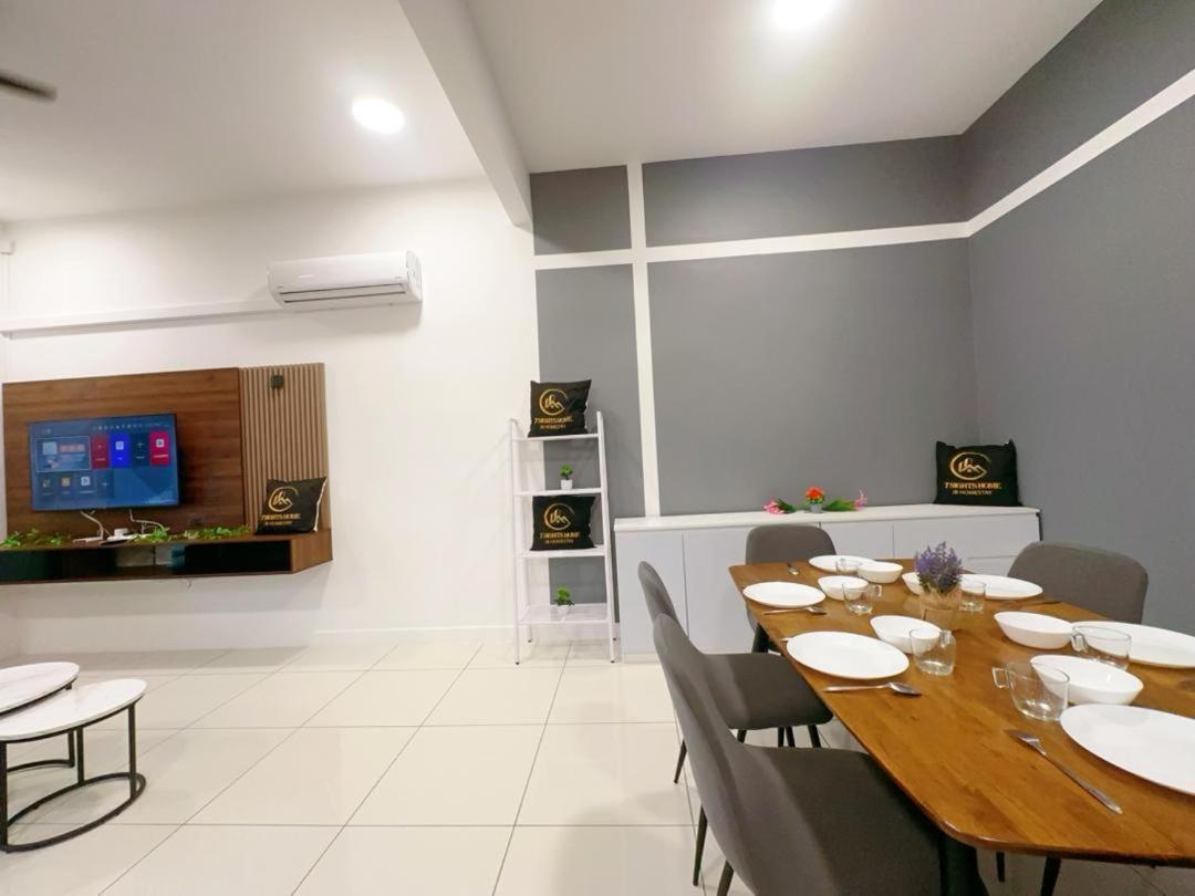 Holiday home Hello Baby Dato Onn Tebing 10pax Private Bathroom *