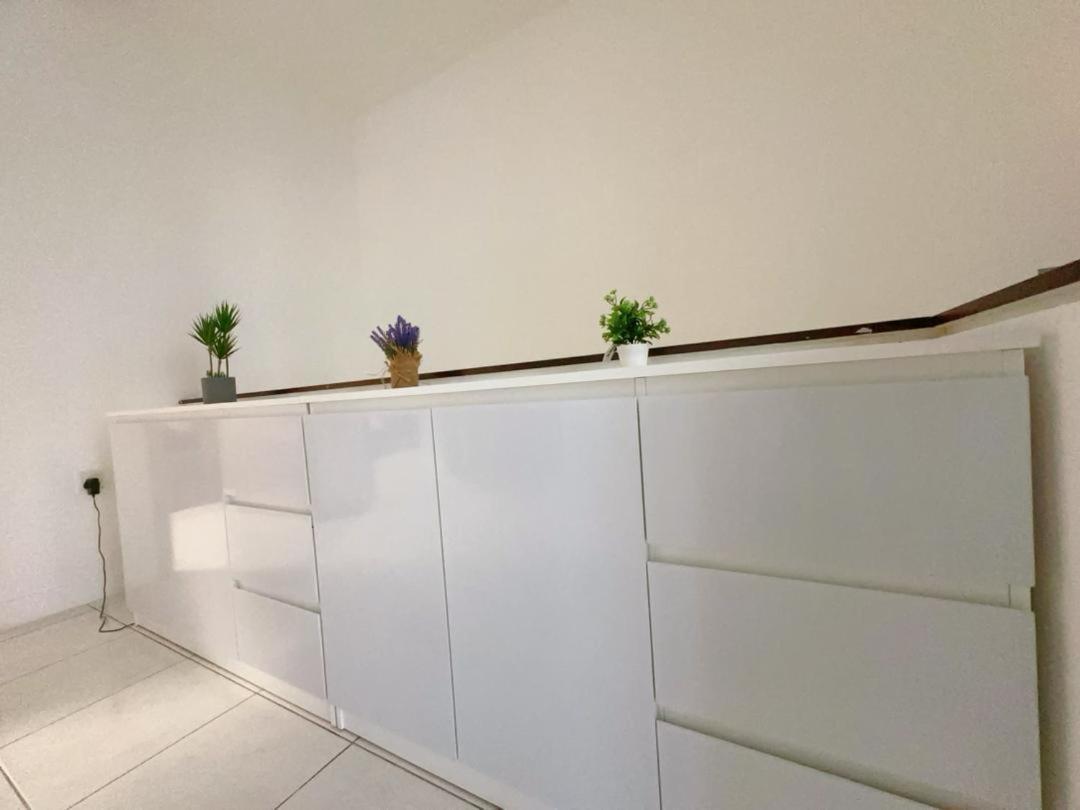 Hello Baby Dato Onn Tebing 10pax Private Bathroom Holiday home *